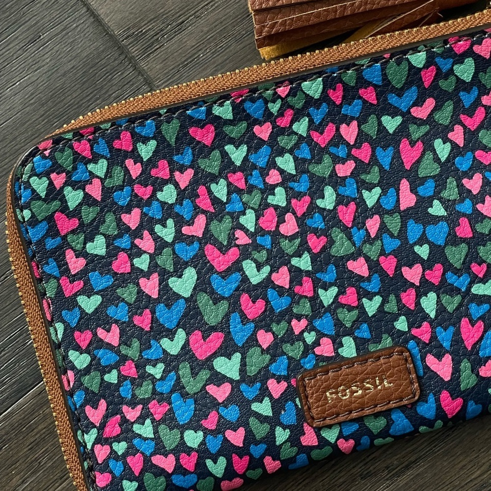Fossil Tara Brown Leather Wallet Multicolor Hearts